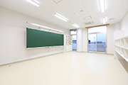 教室1年南東面